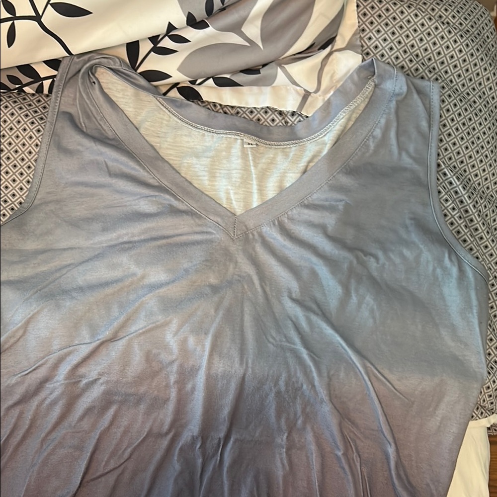 Women's Sleeveless V-Neck Top - Gray